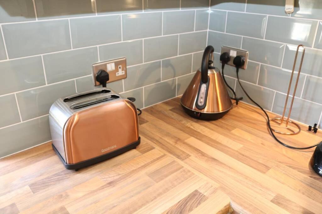 Large 3 Bedroom Apartment In Gated Development London Bagian luar foto