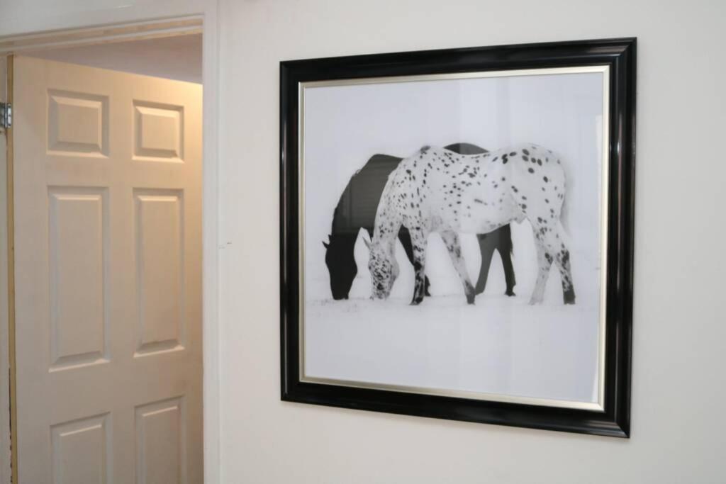 Large 3 Bedroom Apartment In Gated Development London Bagian luar foto