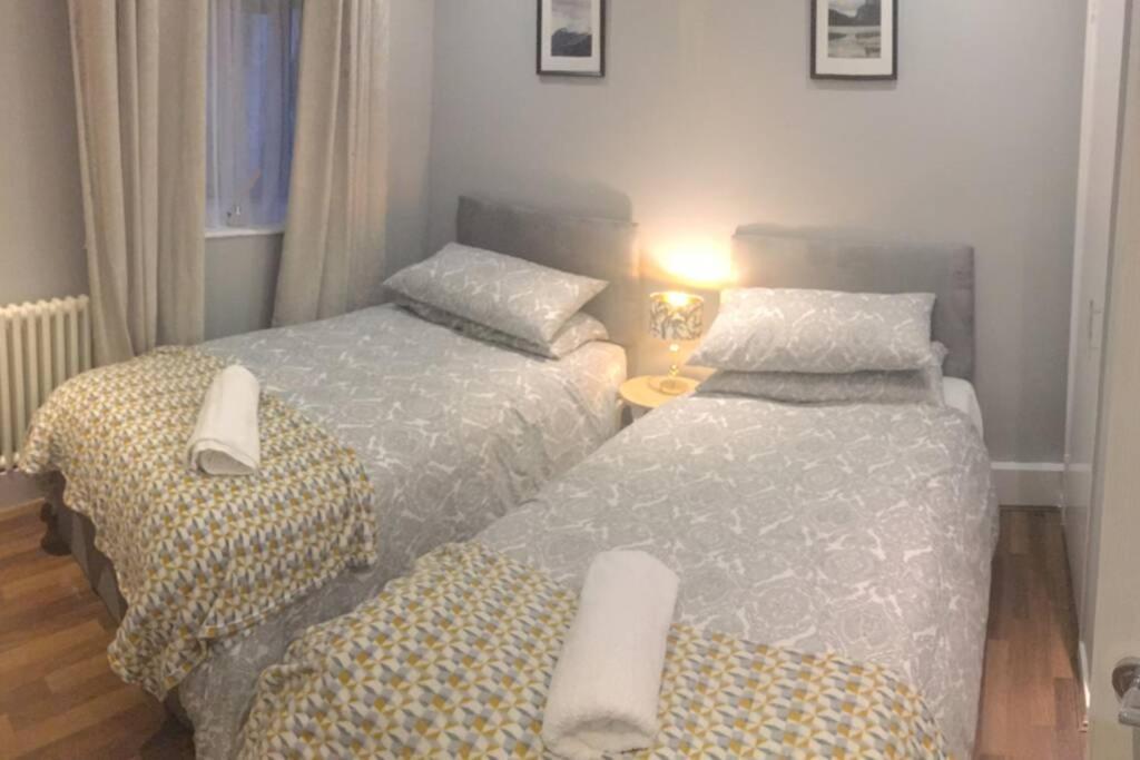 Large 3 Bedroom Apartment In Gated Development London Bagian luar foto